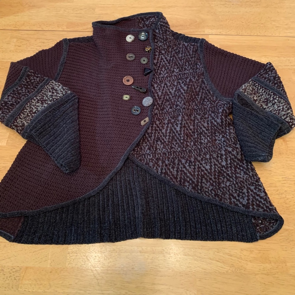 Curio sweater
